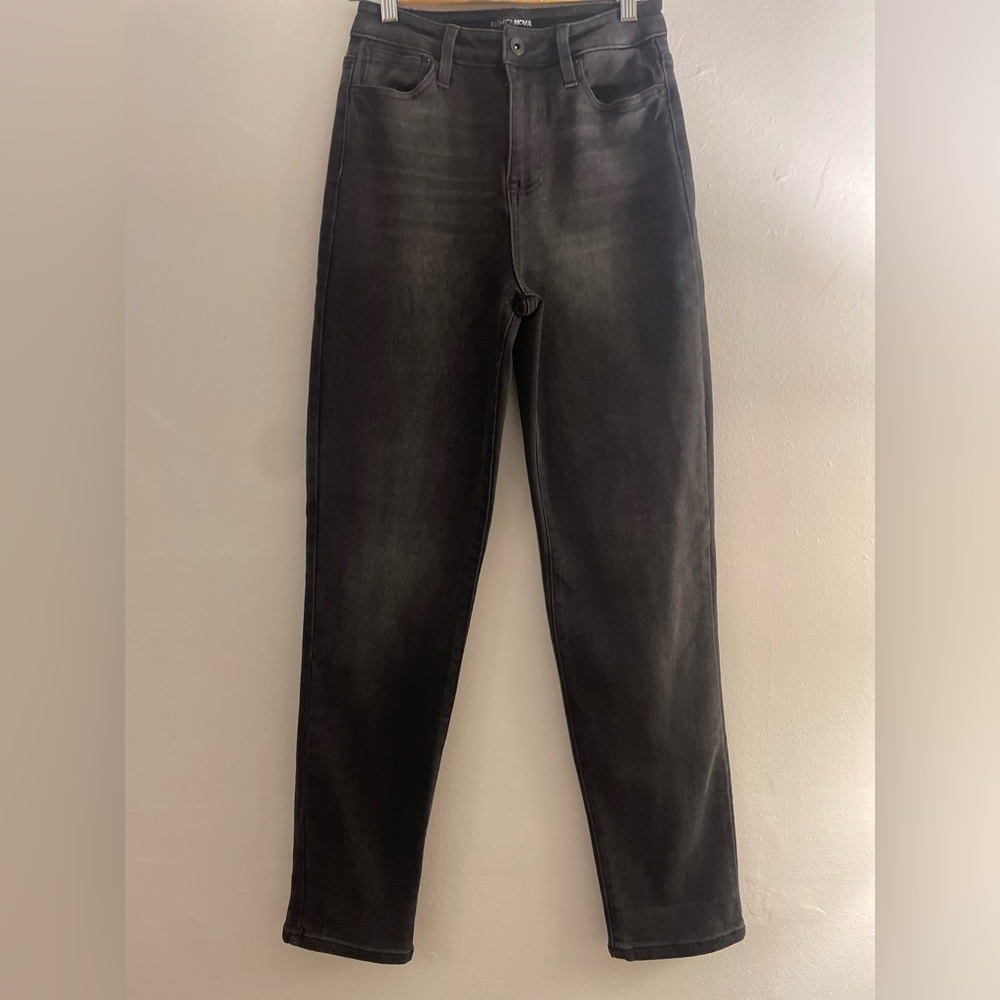 Fashion Nova High-waisted Jeans